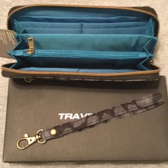 Travelon RDID Cheetah Wristlet Wallet Leopard NIB - Picture 9 of 9